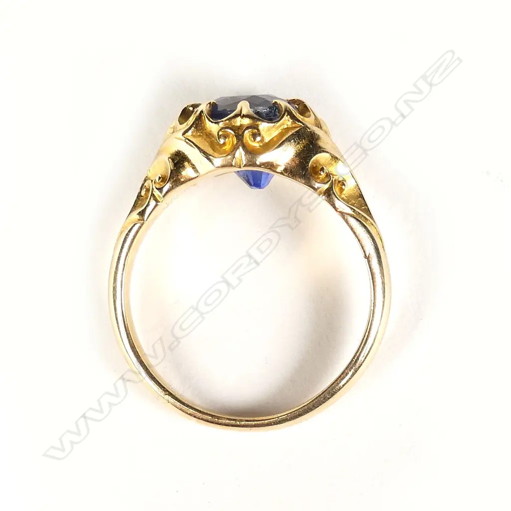 An 18ct exceptional vivid blue natural sapphire solitaire ring Image 1++