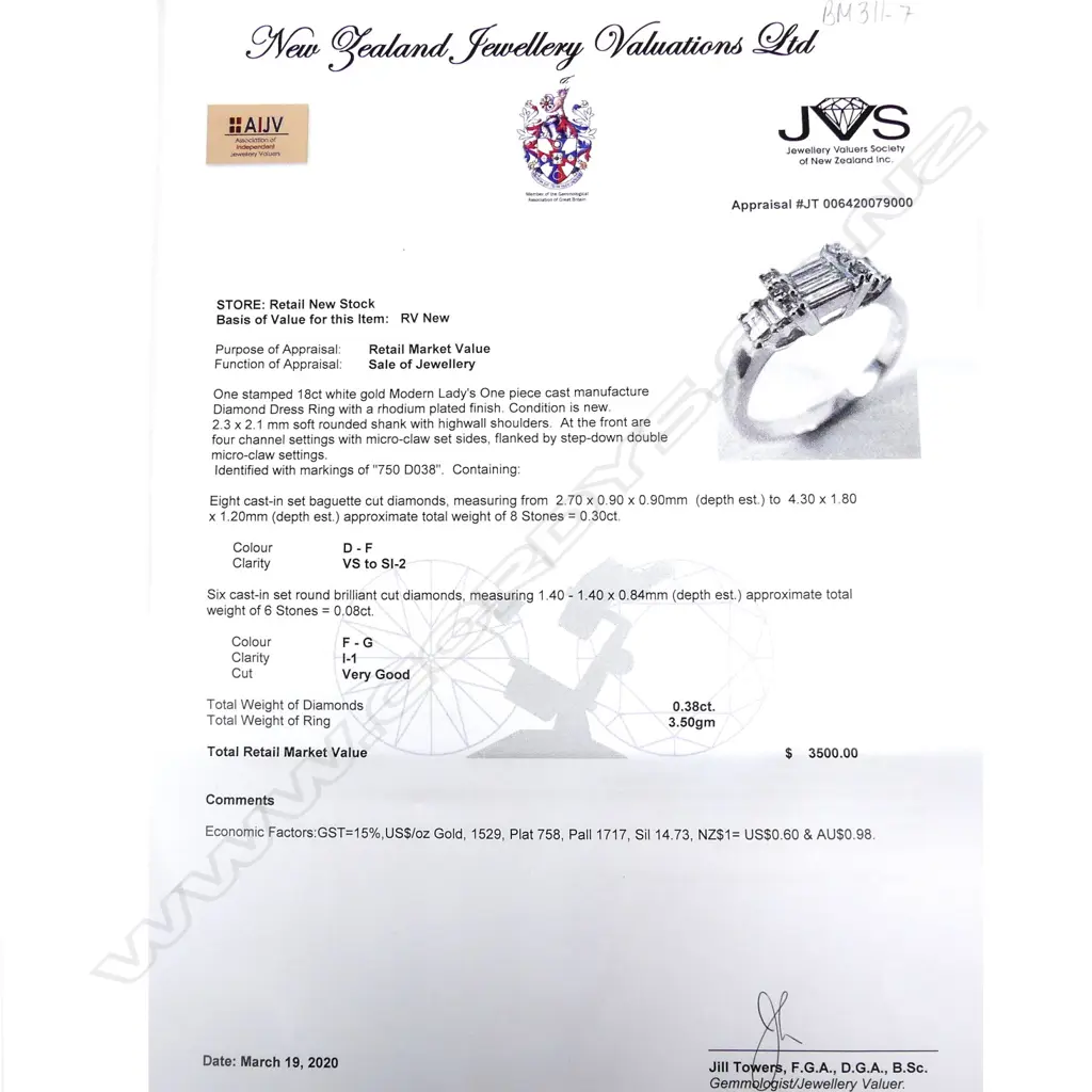 An 18ct white gold and diamond ring Image 1++