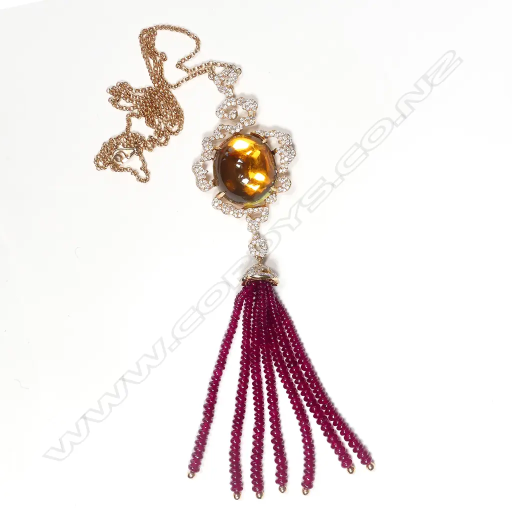 An impressive 18ct rose gold diamond Image 1++