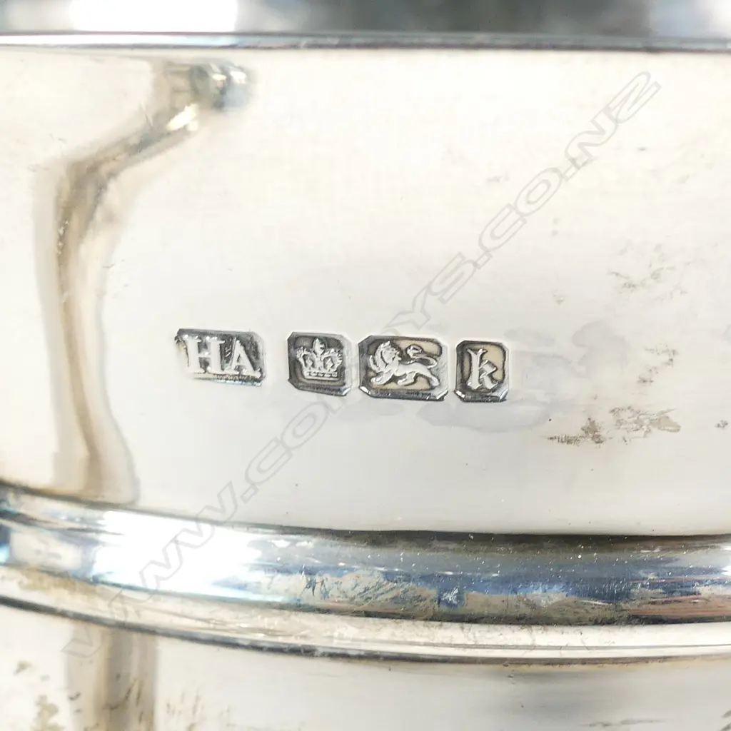 An Edwardian silver trophy mug Image 1++