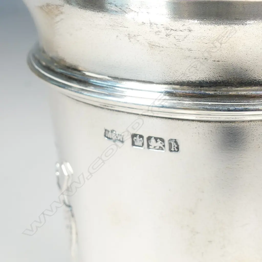 An Edwardian silver trophy beaker vase Image 1++