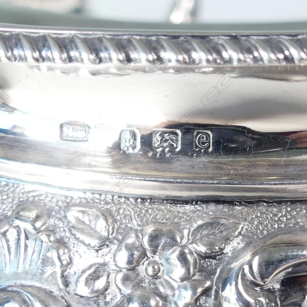 An Edwardian silver tea set Image 1++