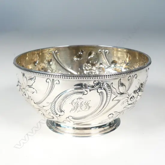 A Victorian silver sugar basin