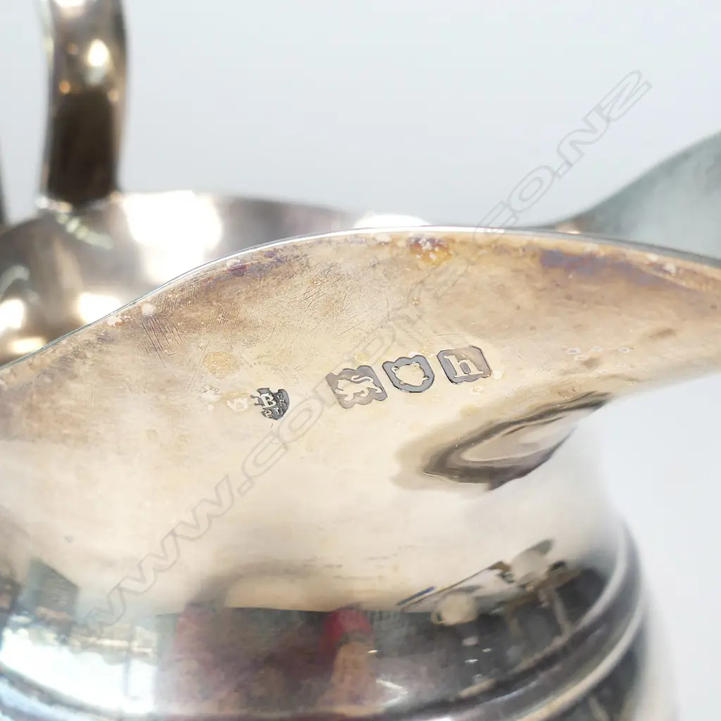 An Art Nouveau silver jug Image 1++