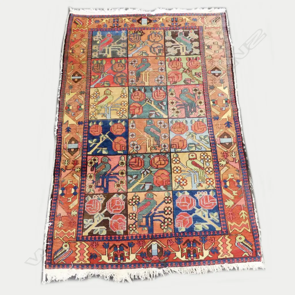 An old Bakhtiari hand knotted rug Image 1++