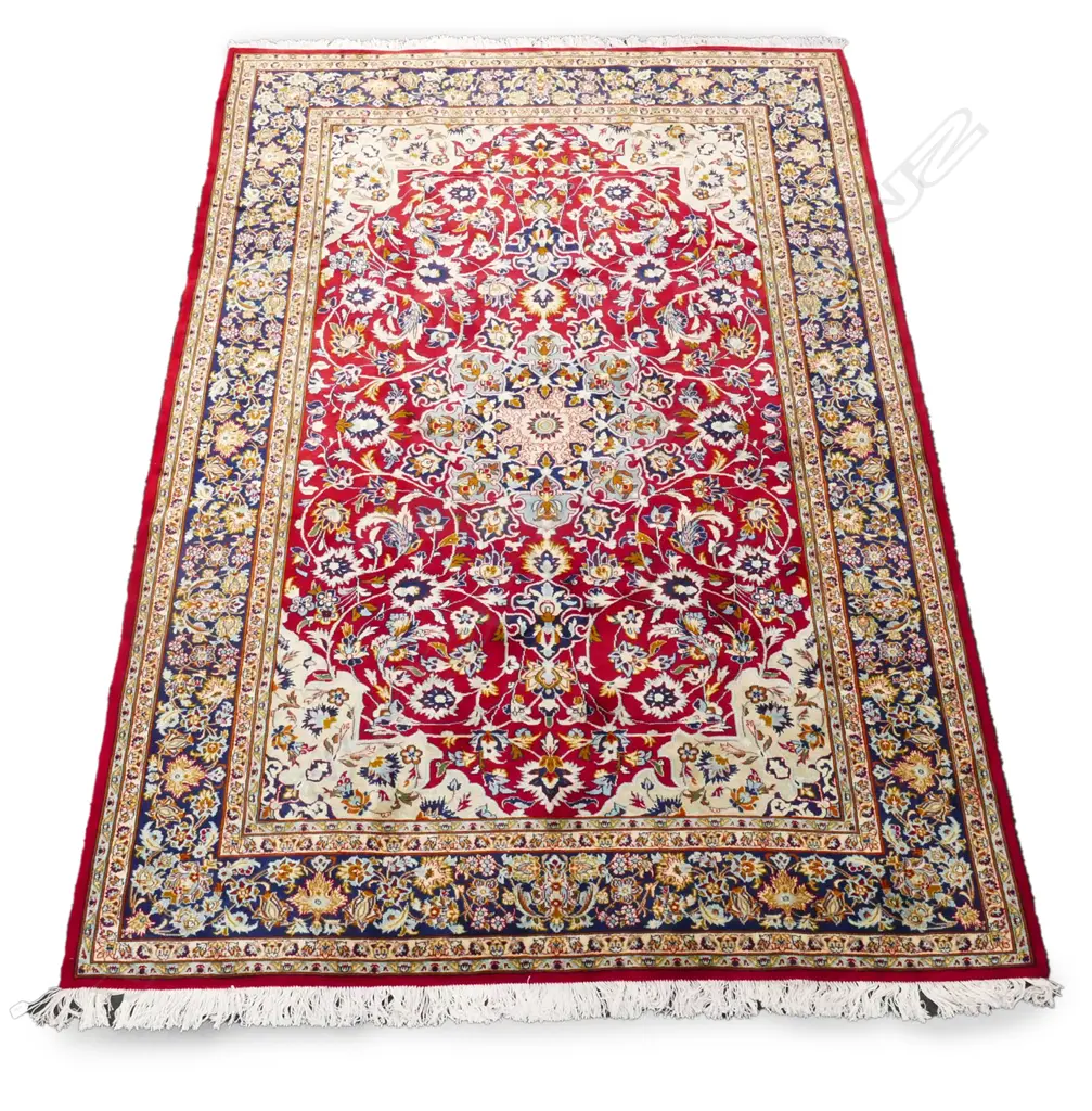 A large Iranian Isphahan hand knotted carpet Image 1++