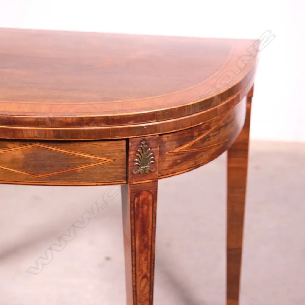 A Sheraton revival card table Image 1++