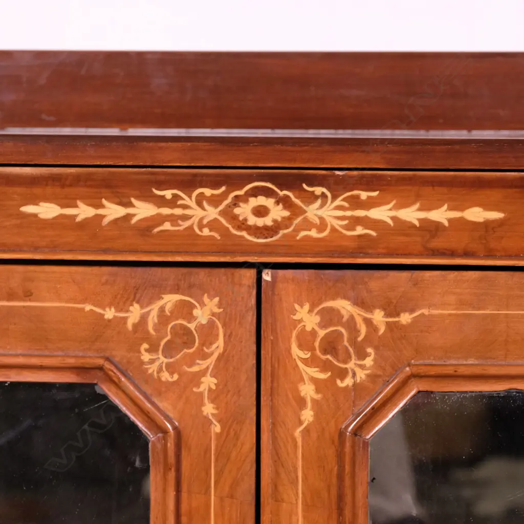 An inlaid mahogany credenza Image 1++