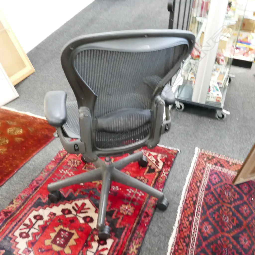 A Herman Miller 'Mirra 2' desk chair Image 1++