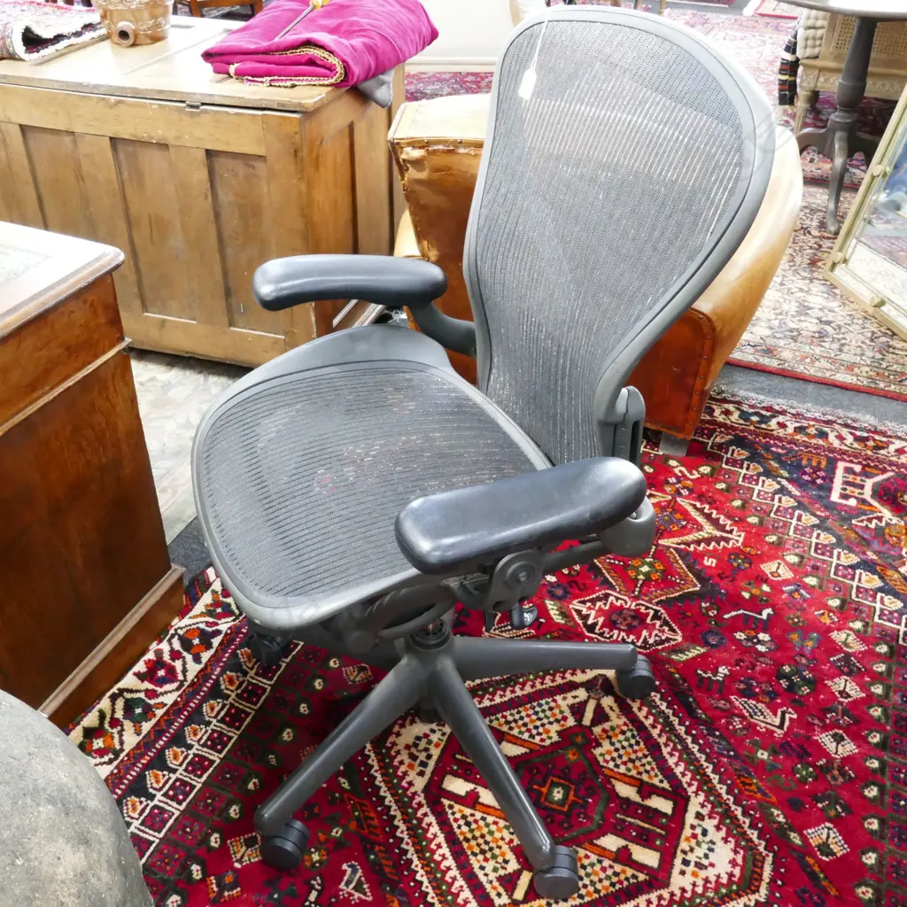 A Herman Miller 'Mirra 2' desk chair Image 1++