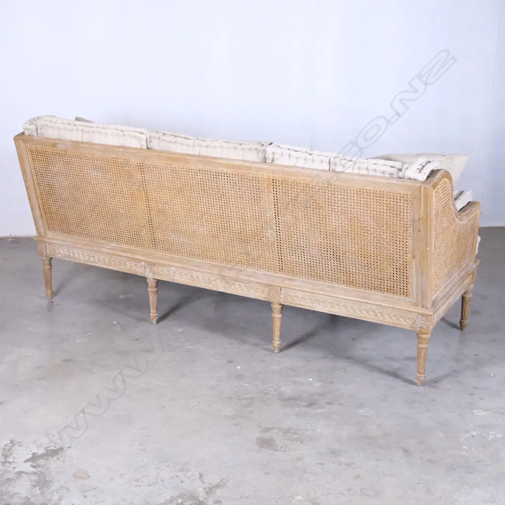 A lightly whitewashed oak framed canape Image 1++