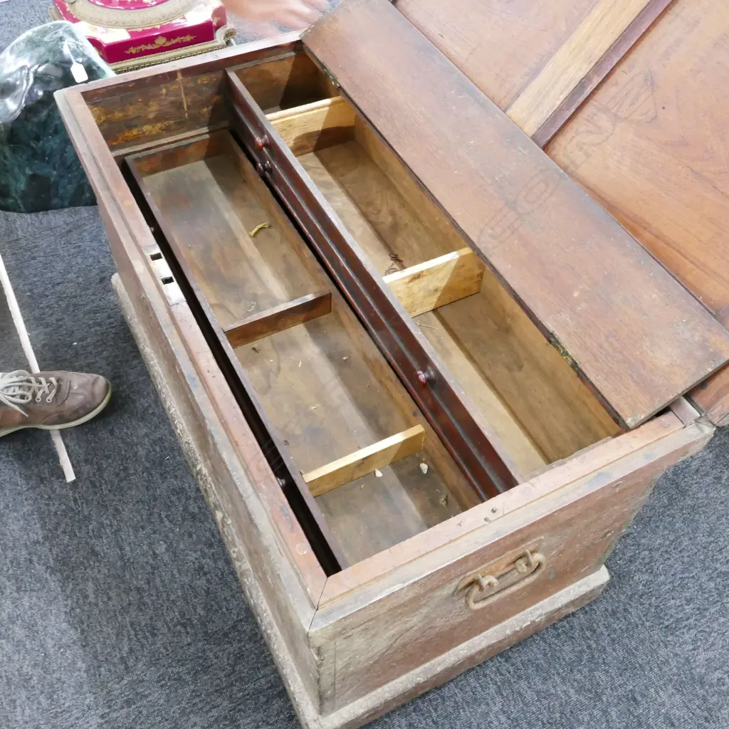 A quality late 19thC flame cedar cabinetmakers tool trunk Image 1++