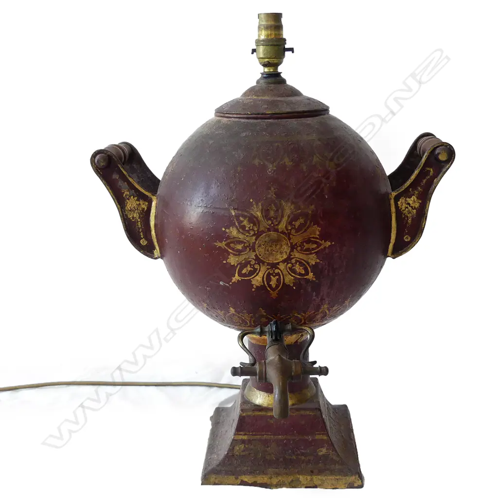 A 19thC samovar (tea urn) table lamp Image 1++