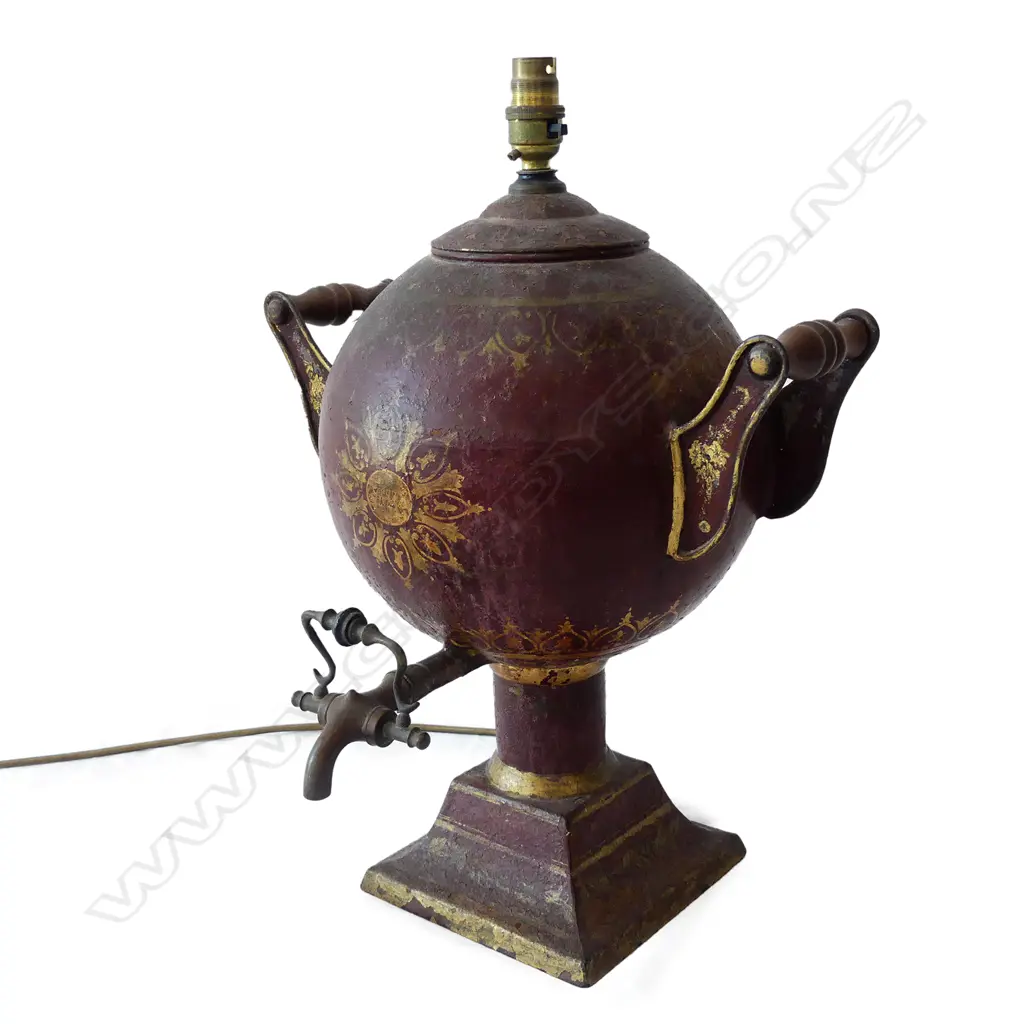 A 19thC samovar (tea urn) table lamp Image 1++