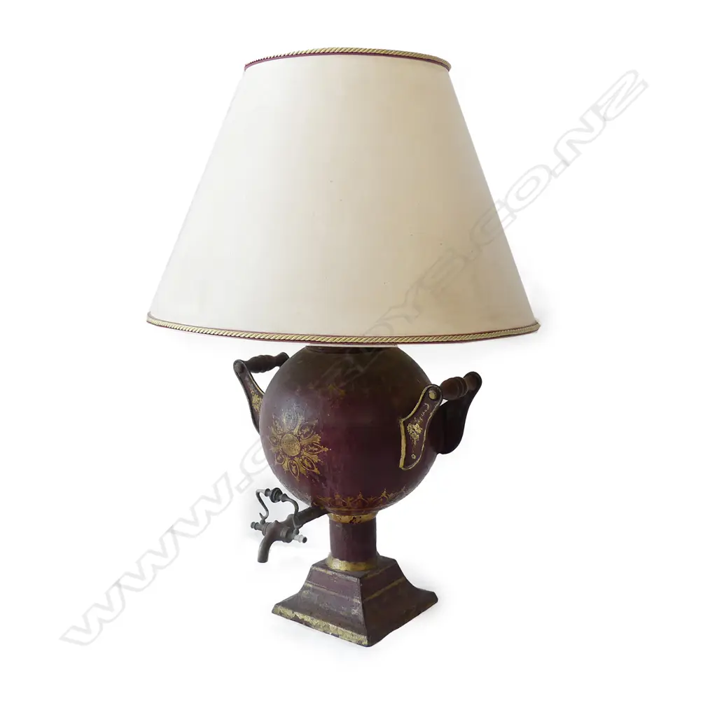 A 19thC samovar (tea urn) table lamp Image 1++