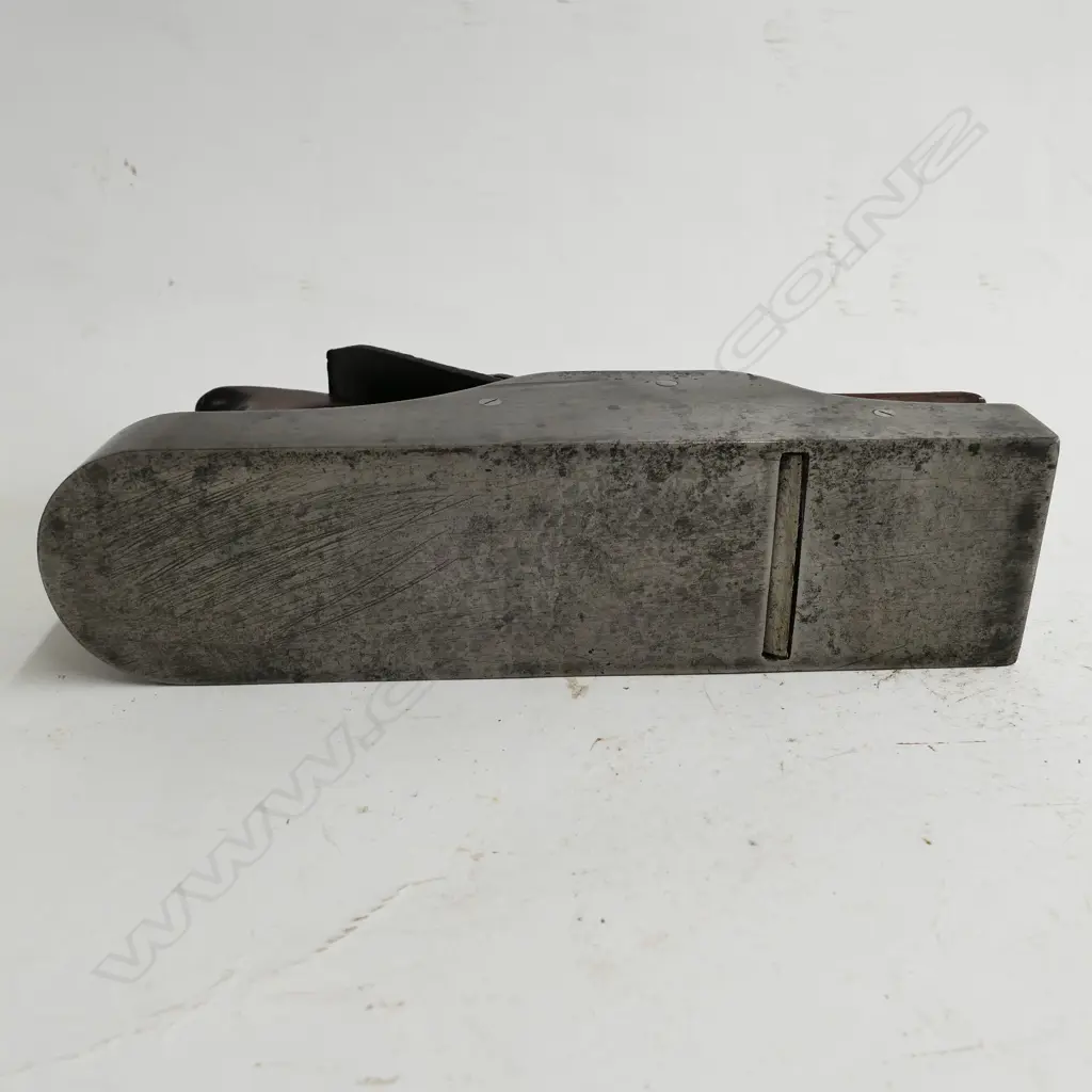 A 10" straight sided smoothing place Image 1++