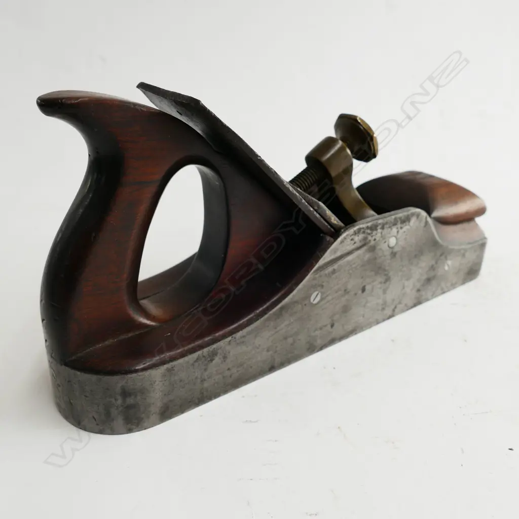 A 10" straight sided smoothing place Image 1++