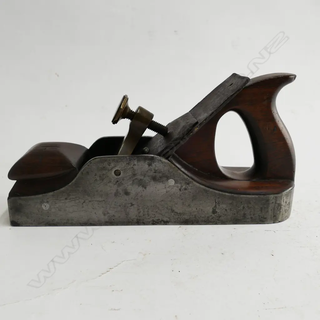 A 10" straight sided smoothing place Image 1++