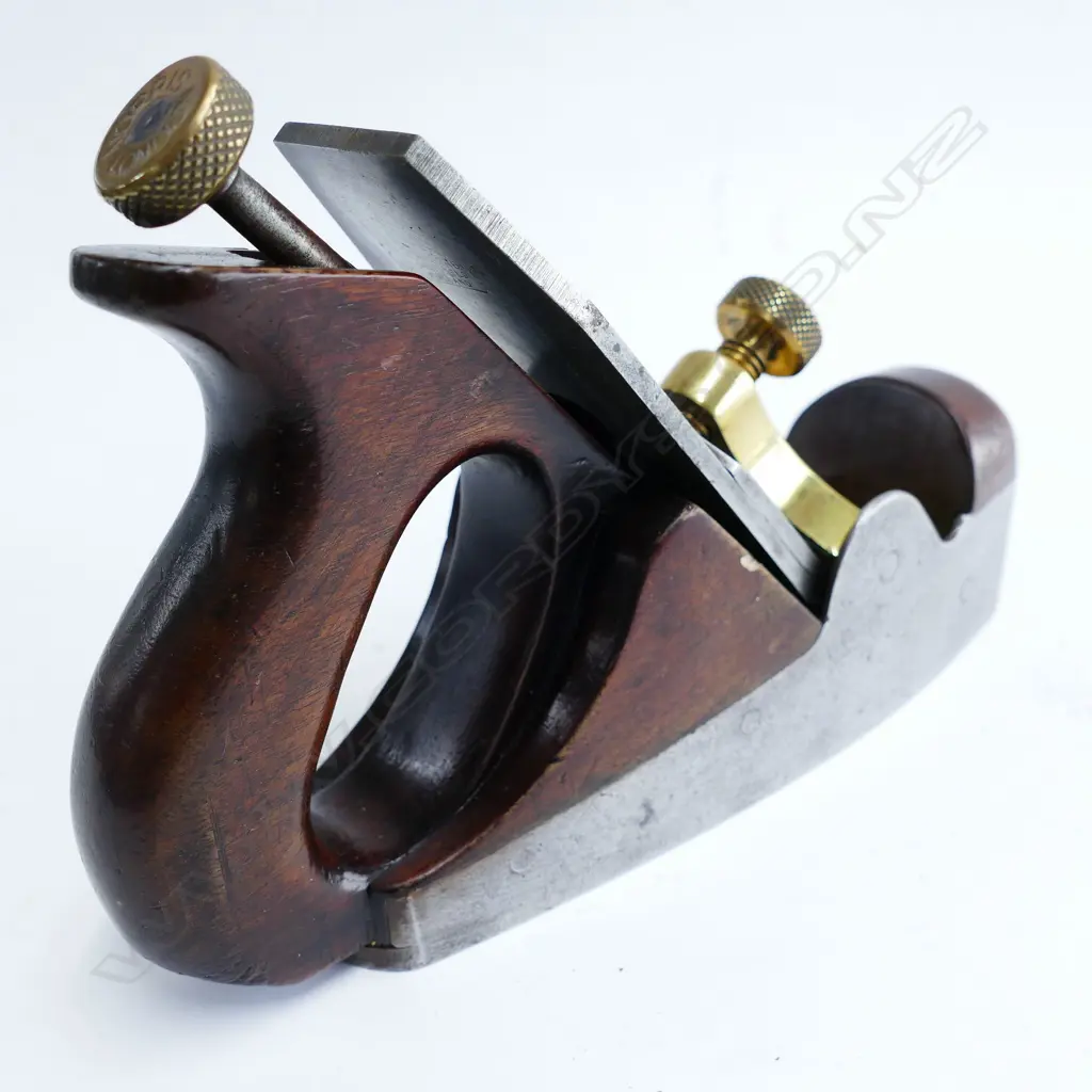 A 7½" Norris coffin shaped smoothing plane Image 1++