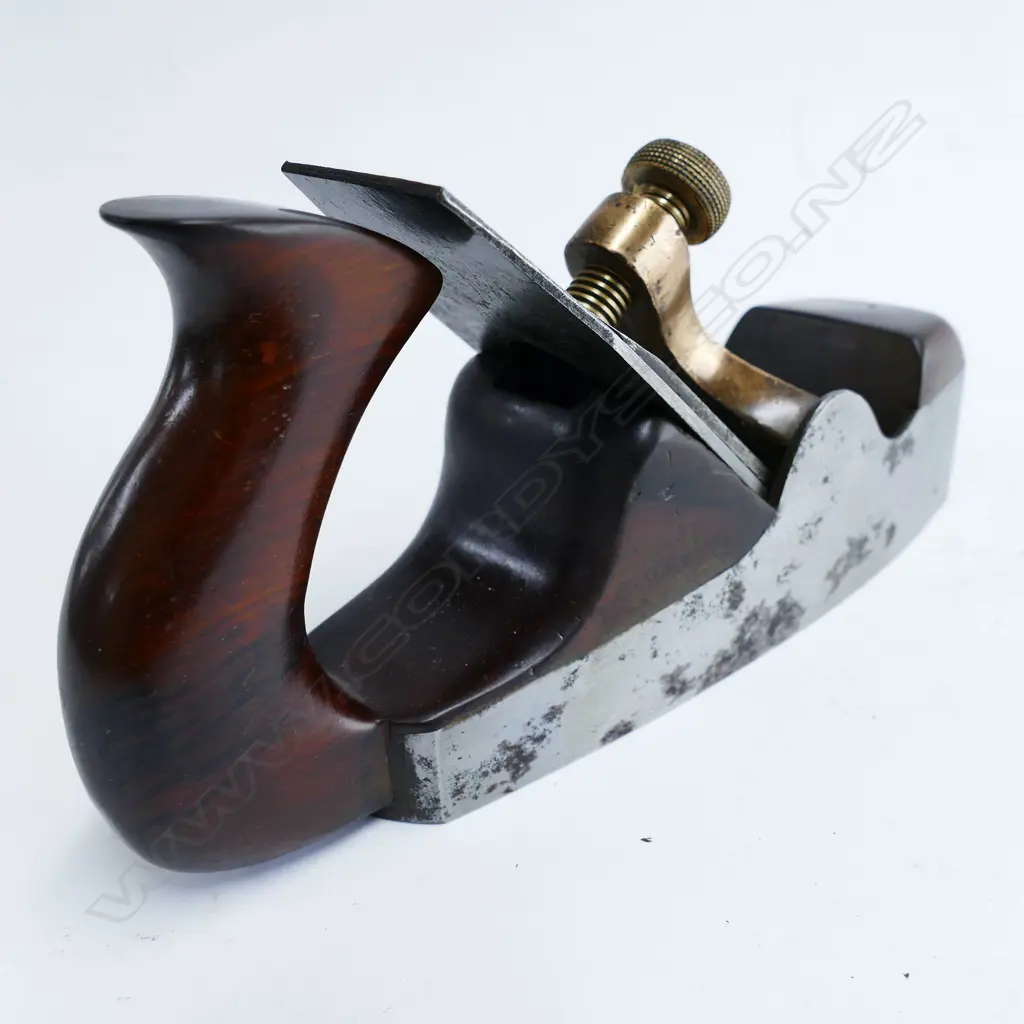 A 7⅜" Spiers coffin shaped smoothing plane Image 1++