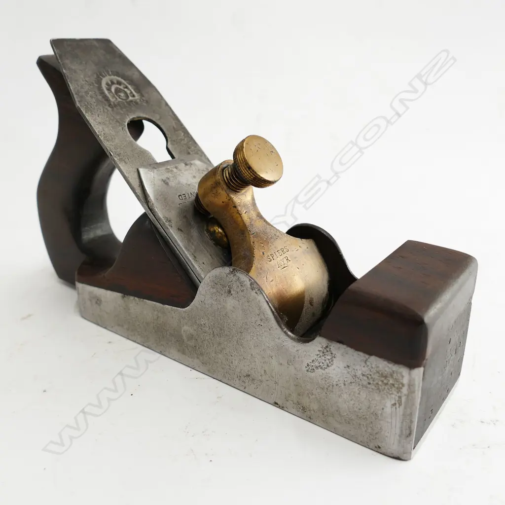 A 7¾" straight sided smoothing plane Image 1++