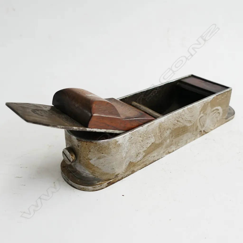 A mid-19thC 10⅛" steel and rosewood mitre plane Image 1++
