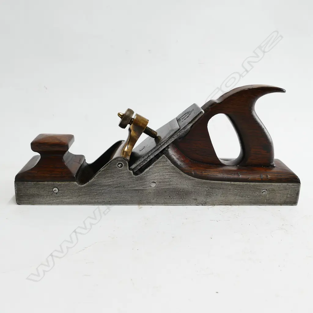 A 19thC 13" steel and oak panel plane Image 1++