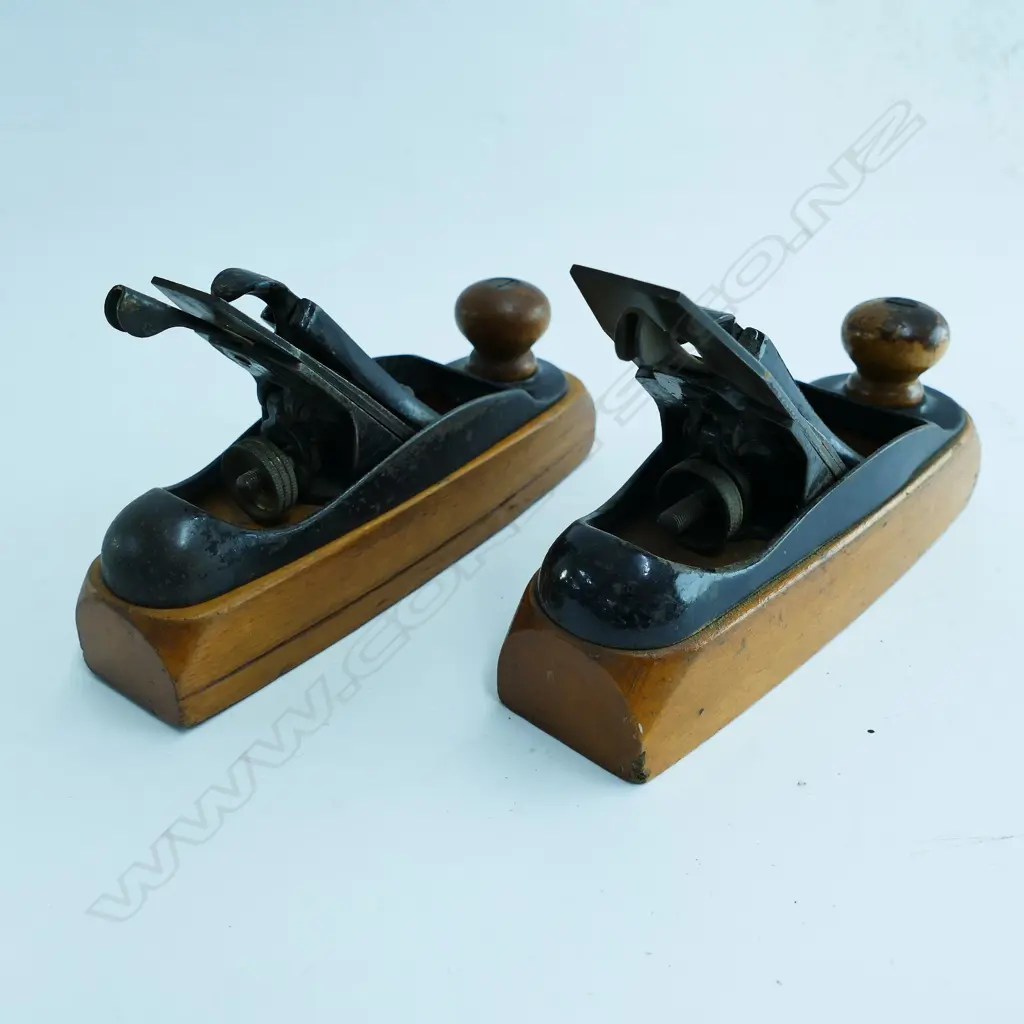 Two Sargent transitional smoothing planes Image 1++