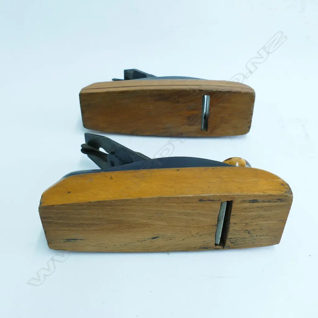 Two Sargent transitional smoothing planes Image 1++