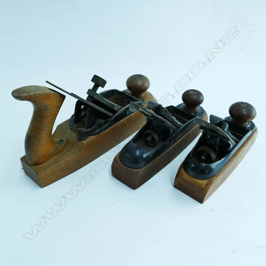 Three Stanley transitional smoothing planes Image 1++