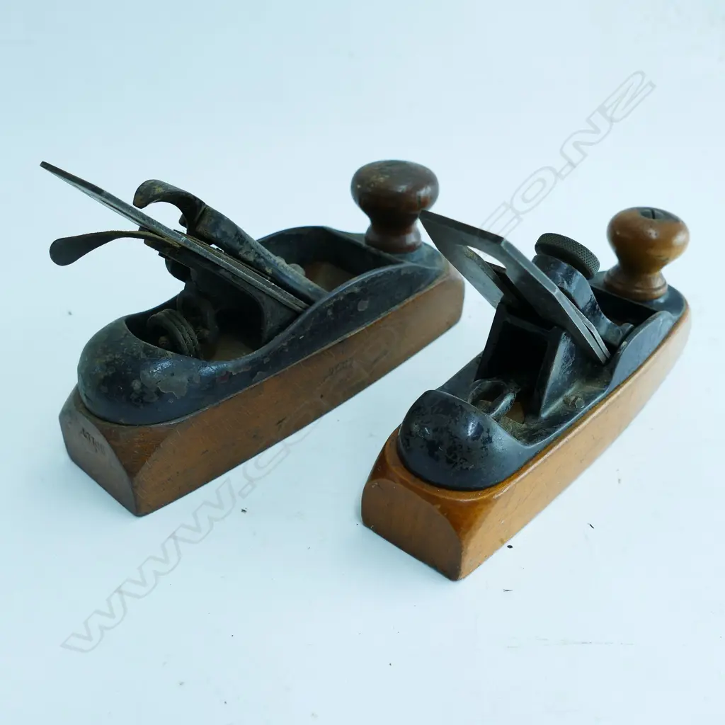 Two Union transitional smoothing planes Image 1++