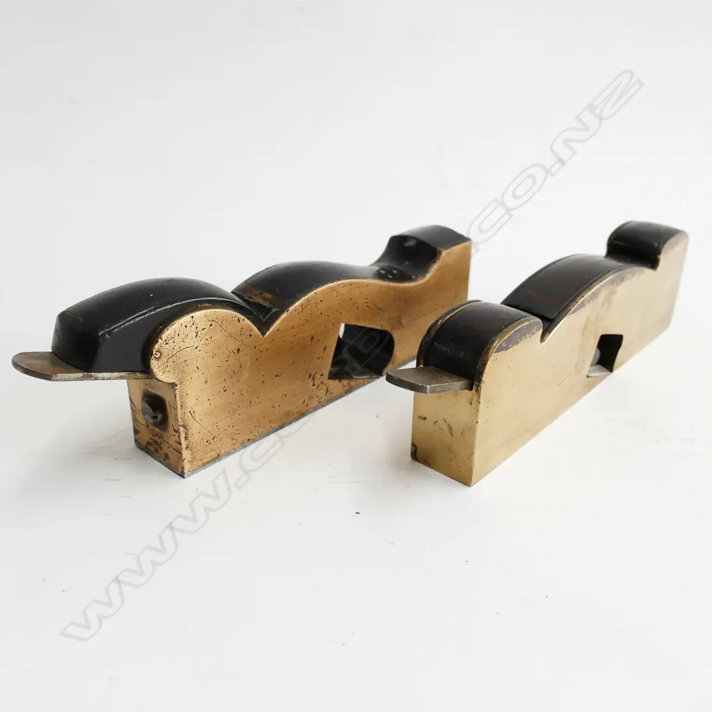 Two brass shoulder planes Image 1++
