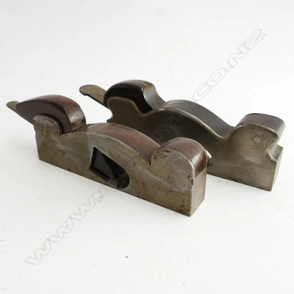 Two rosewood infill shoulder planes Image 1++