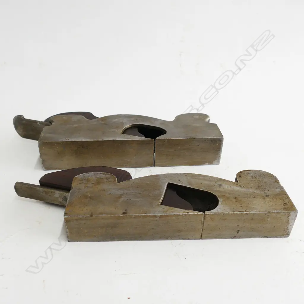 Two rosewood infill shoulder planes Image 1++