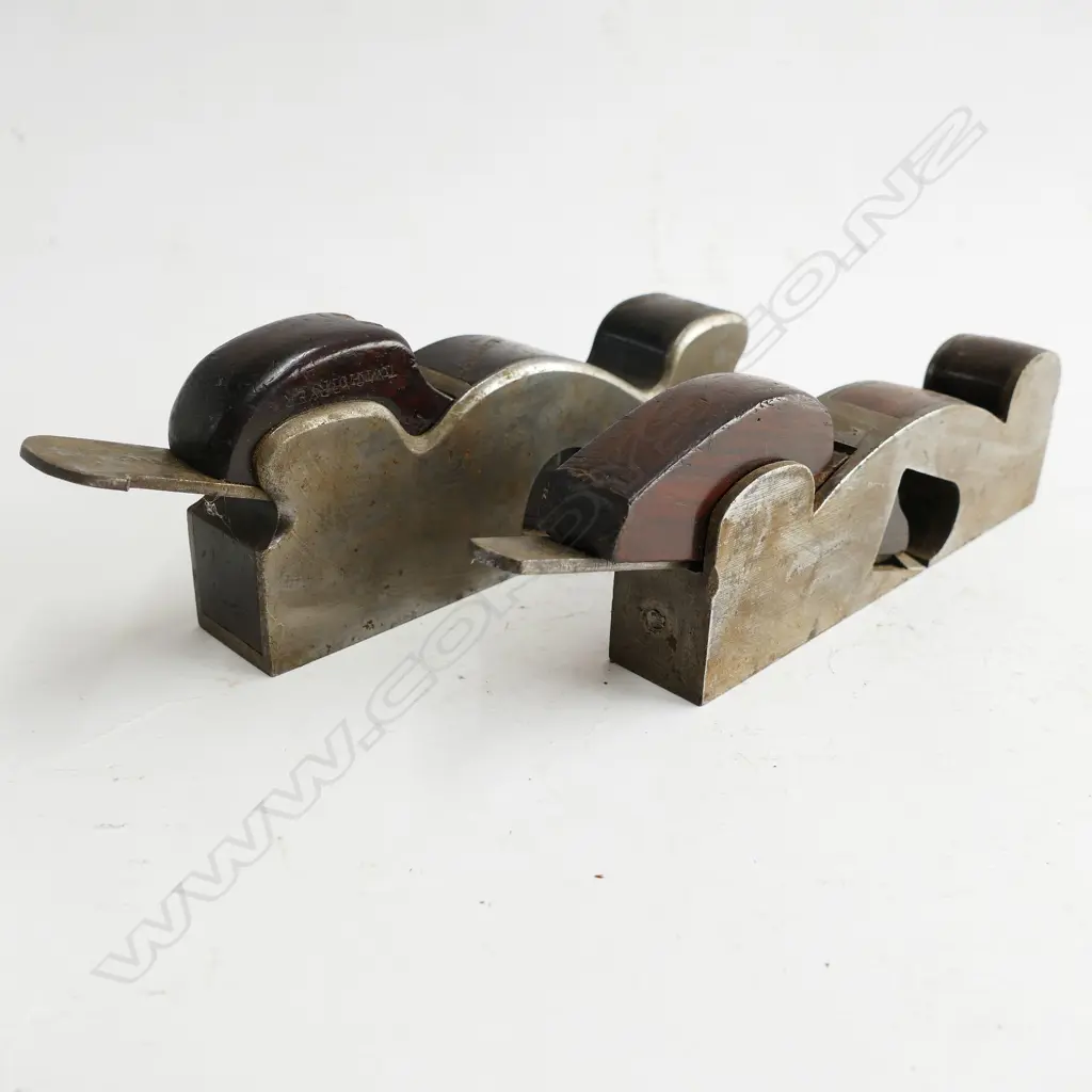 Two rosewood infill shoulder planes Image 1++