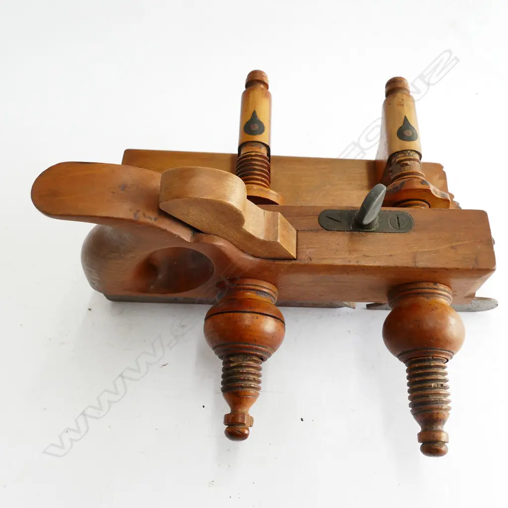 A Mathieson & Son handled plough plane Image 1++