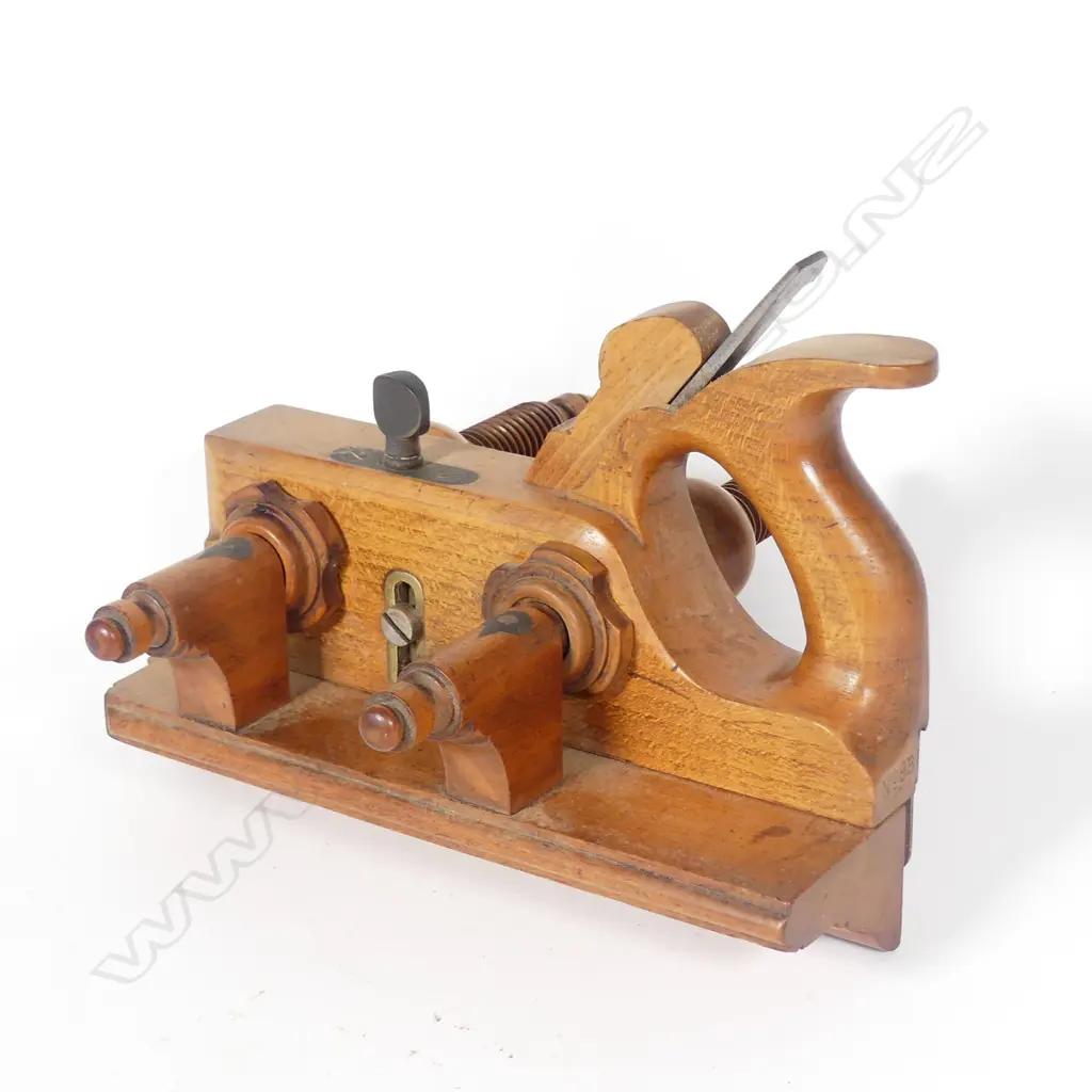 A Mathieson & Son handled plough plane Image 1++