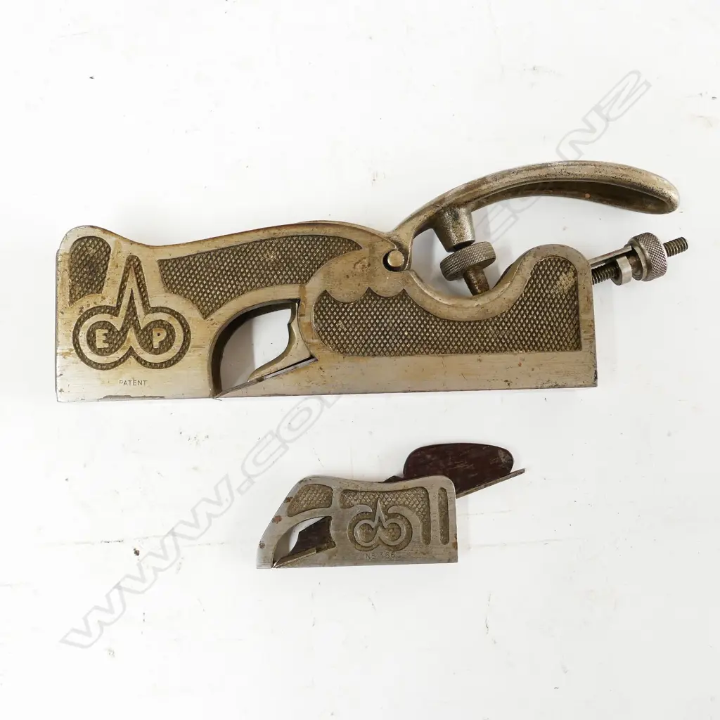An E. Preston all steel shoulder plane and small steel bullnose rabbet plane Image 1++