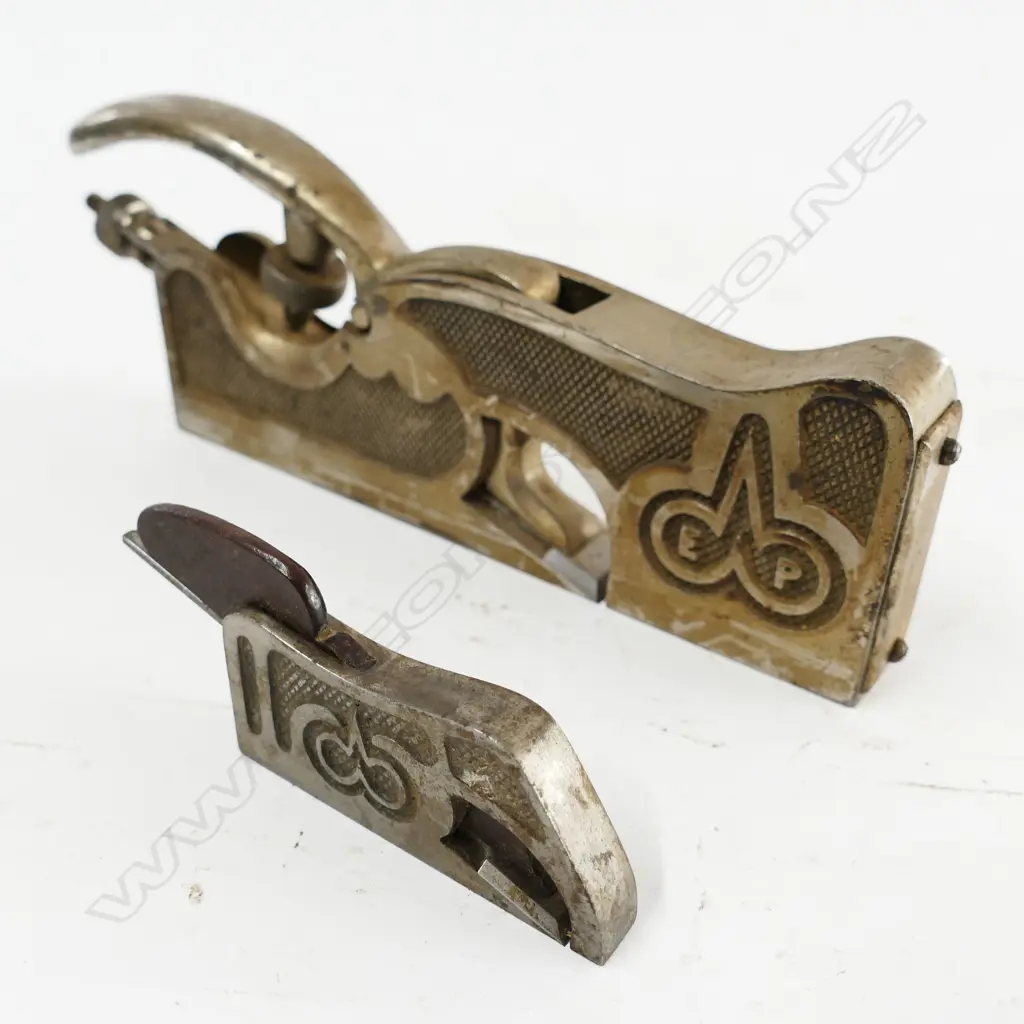 An E. Preston all steel shoulder plane and small steel bullnose rabbet plane Image 1++