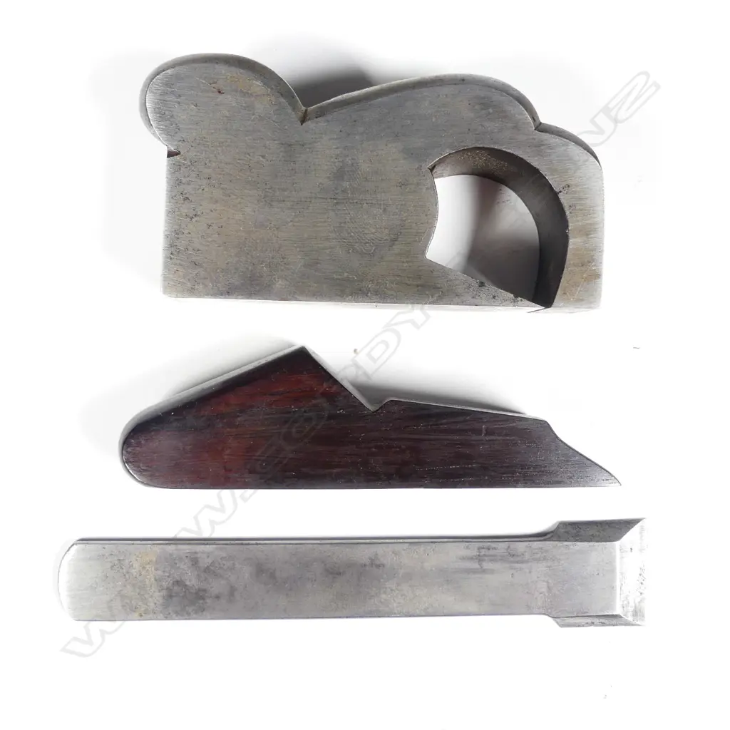 A spiers cast steel and rosewood bullnose rebate plane Image 1++