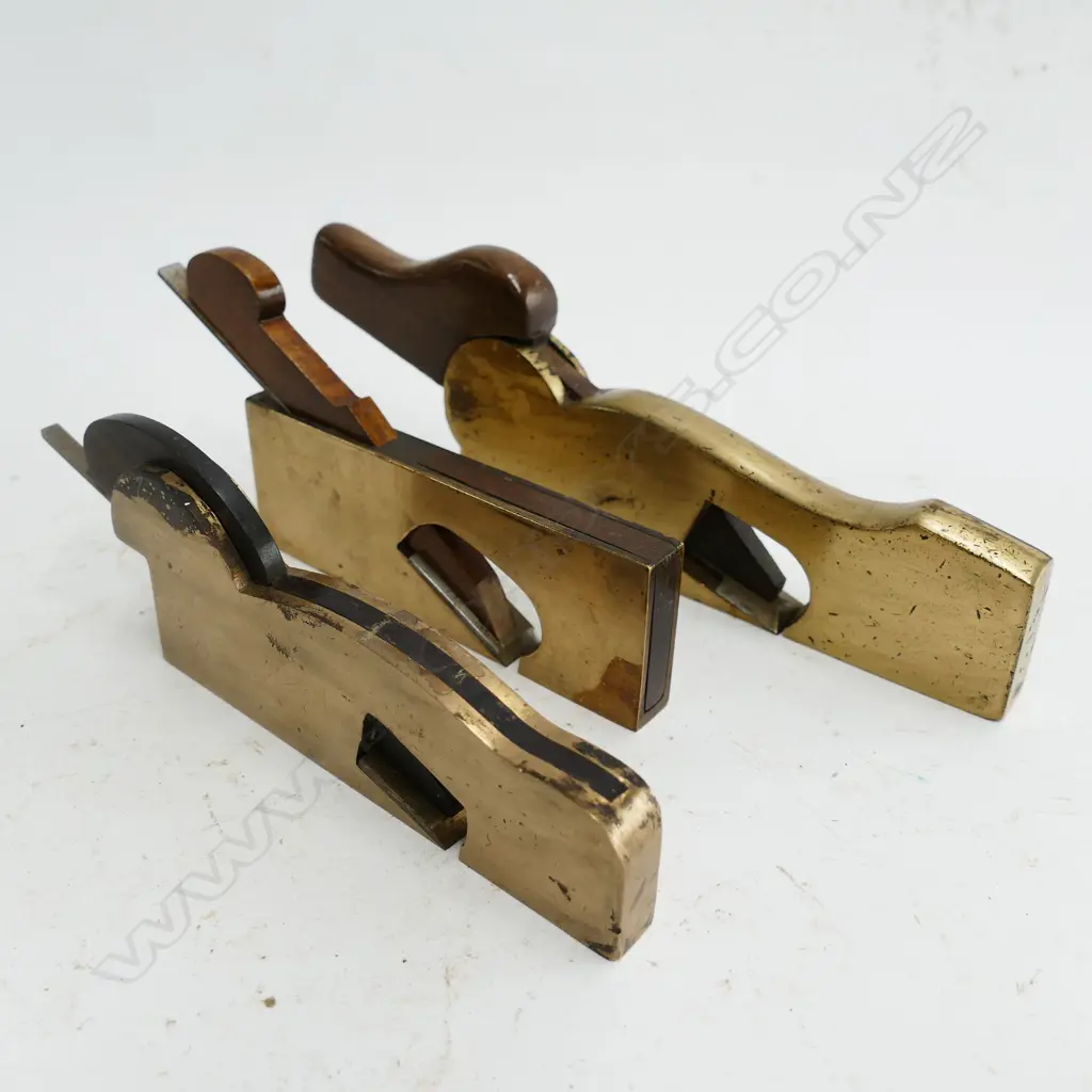 Three small brass rebate planes Image 1++