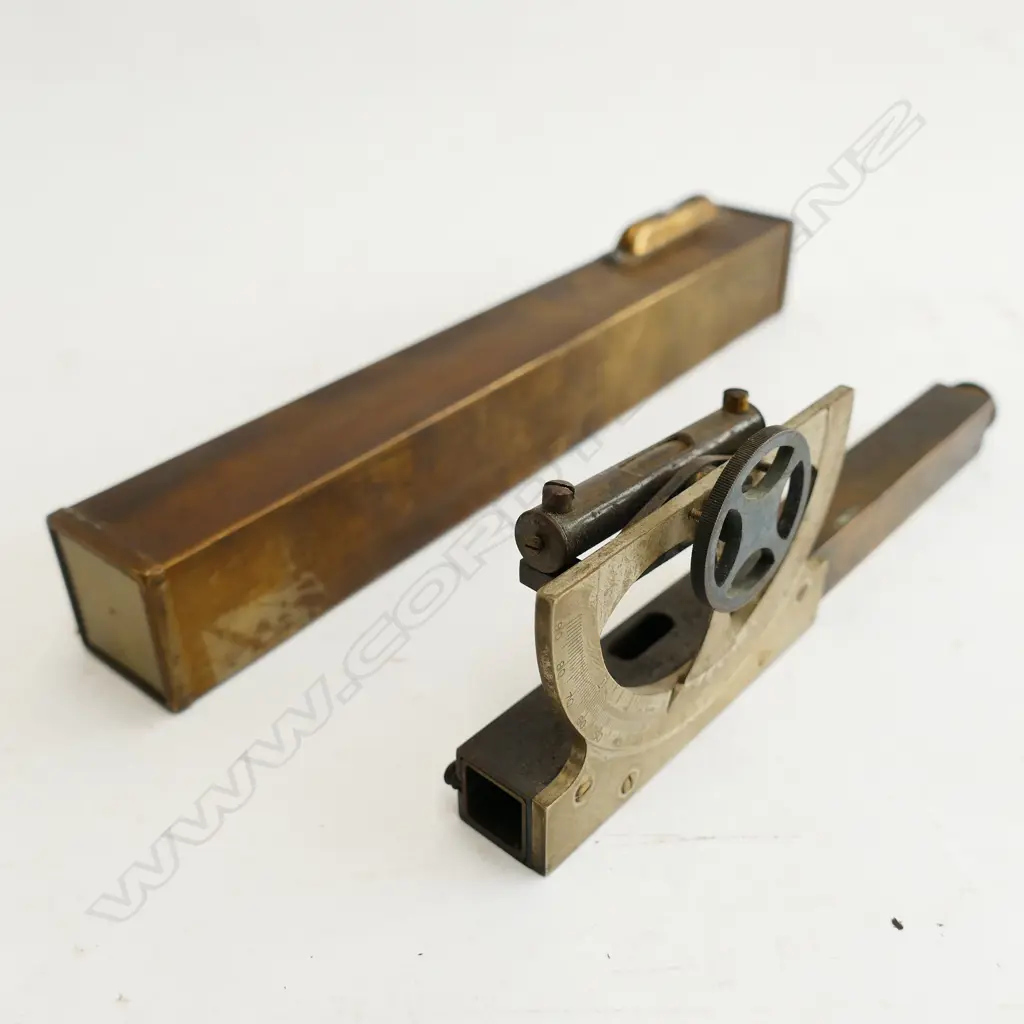 A brass square tube 'Quicksite' level and a Troughton & Simms Ltd dumpy level Image 1++