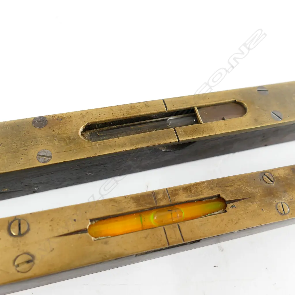 Two bubble levels Image 1++