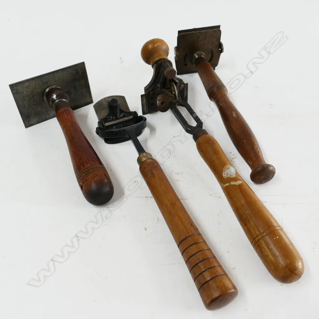 Four scrapers including a Stanley No.70 Image 1++