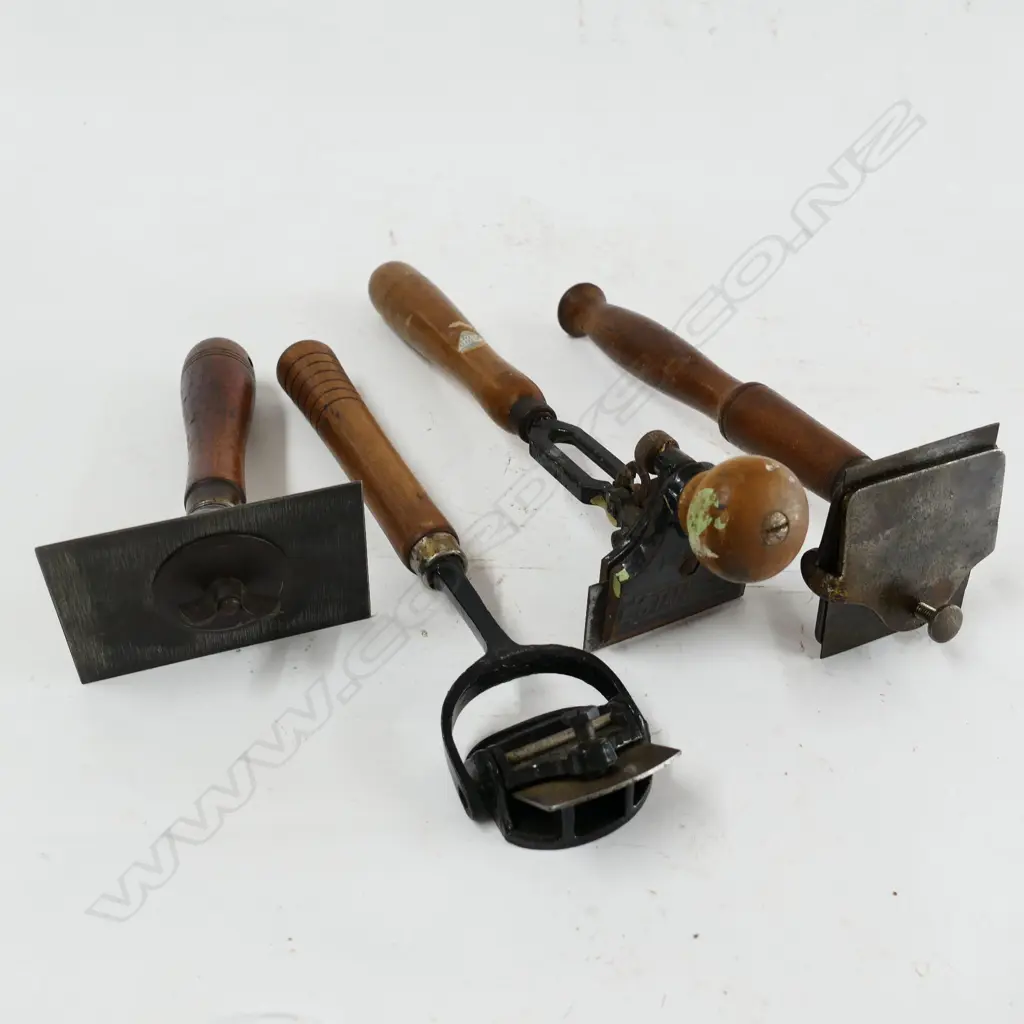 Four scrapers including a Stanley No.70 Image 1++