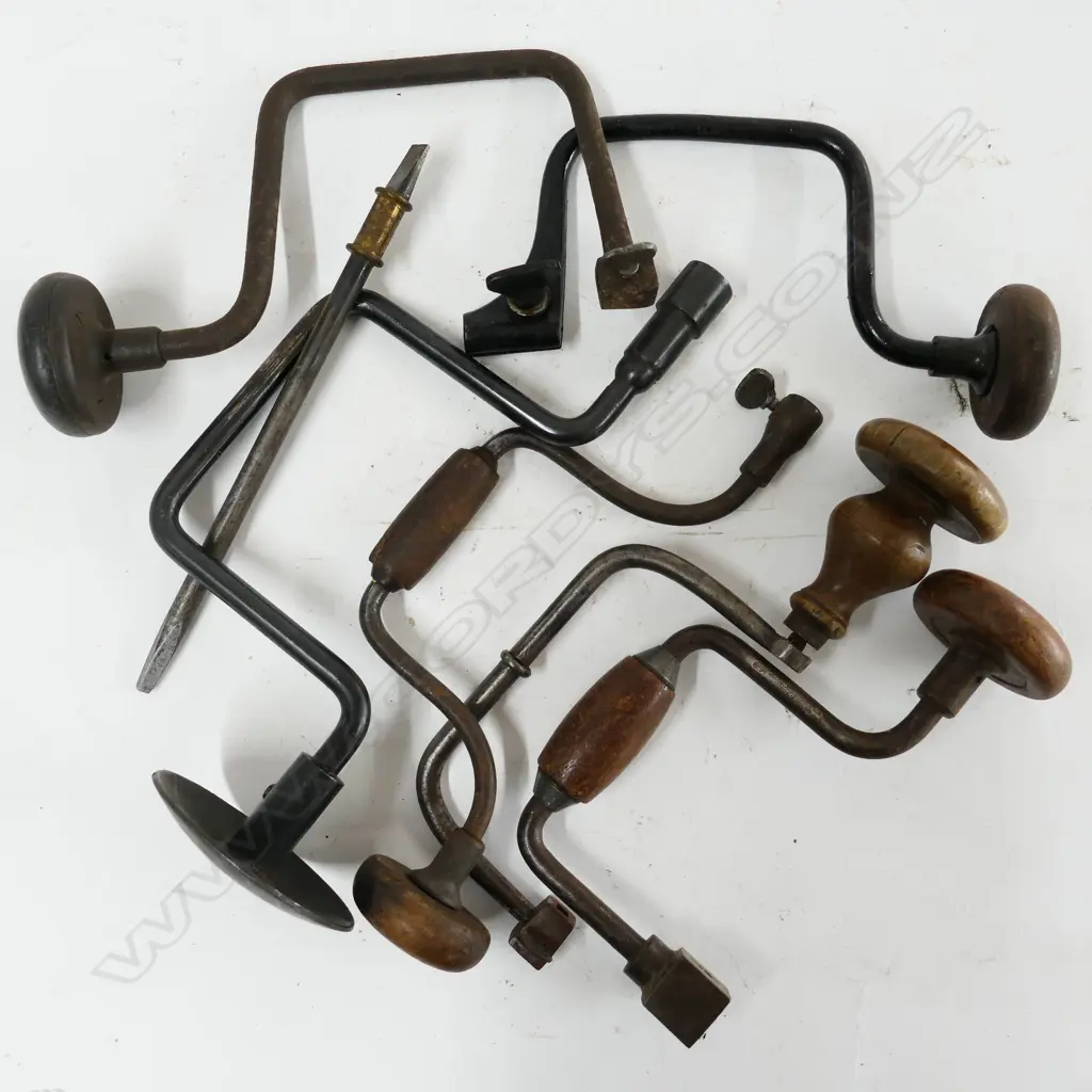 Six vintage metal armed braces Image 1++