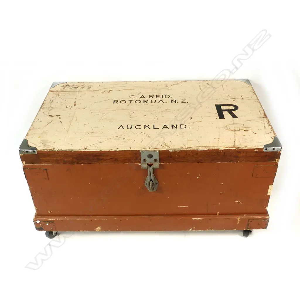 A carpenter's tool chest Image 1++