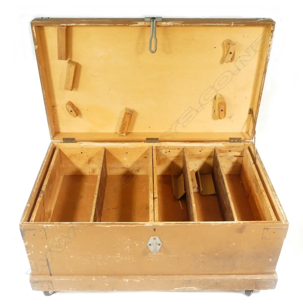 A carpenter's tool chest Image 1++