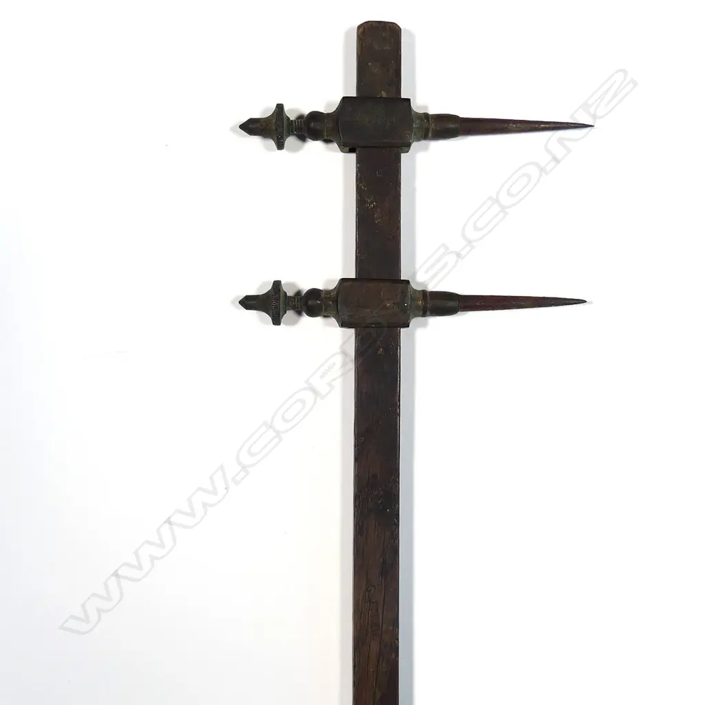 A pair of trammel points and a boxwood and brass rope gauge and scale Image 1++