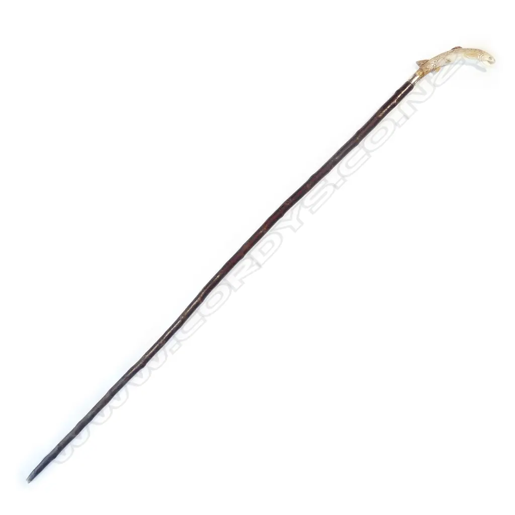 Des Baker carved antler/bone fisherman's pole Image 1++